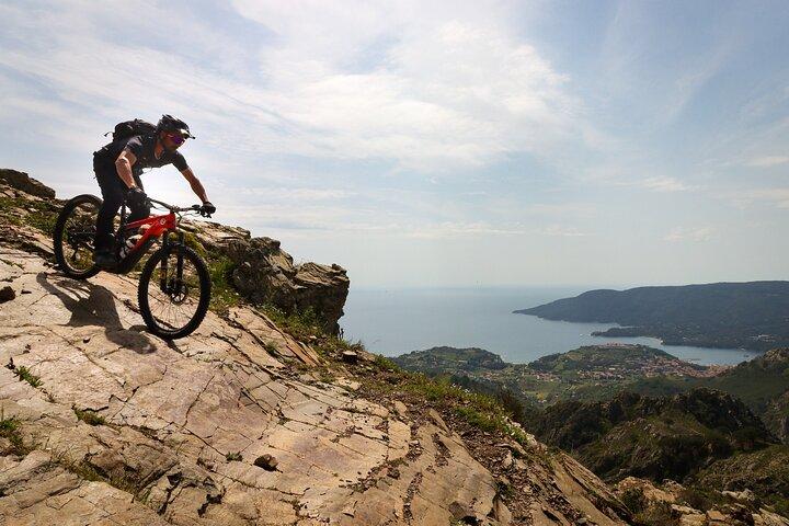 4-Hour Guided Tour on Amandolo Trail Zone & Elba Trail Area