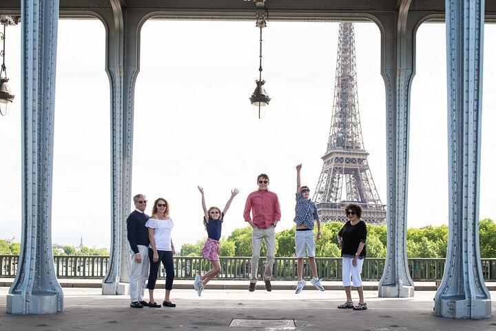 Photo shoot in the Eiffel Tower area