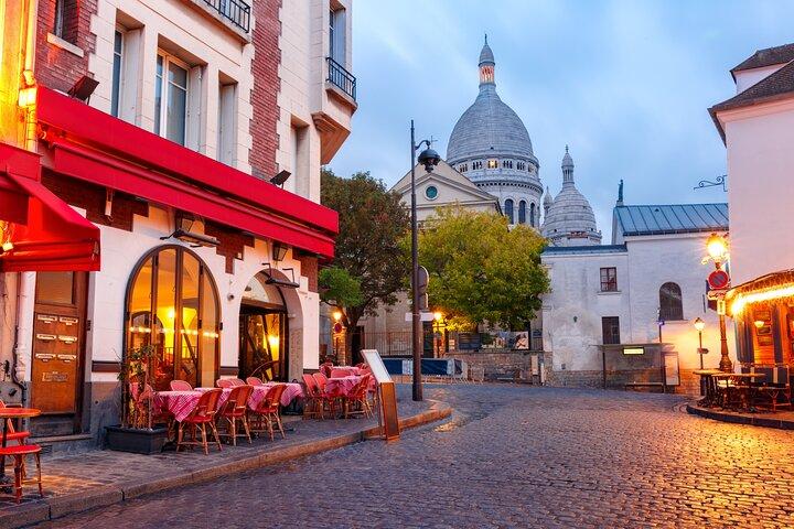Private Walking Tour of Montmartre and Sacré-Cœur Basilica