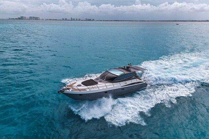 Cancun: 4-Hour All Inclusive Luxury Yacht – 50' Cranchi