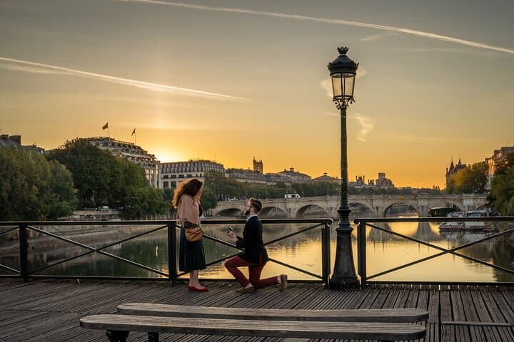 Private Paris Photo shoot with a Film Director: Natural Style