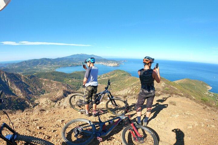 4-Hour Guided Tour on Amandolo Trail Zone & Elba Trail Area
