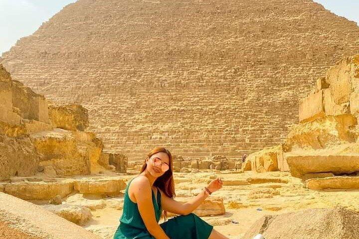 VIP Tour at Giza Pyramids with BBQ Lunch in Front of The Sphinx.