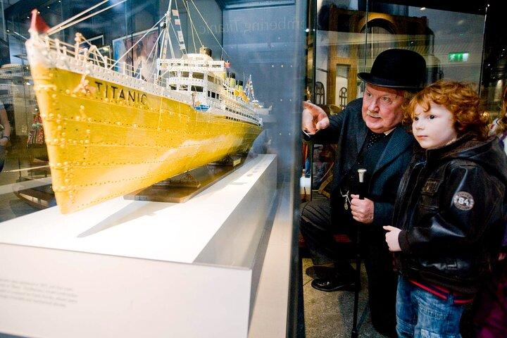 Giant's Causeway with the Titanic Exhibition and the best of Northern Ireland