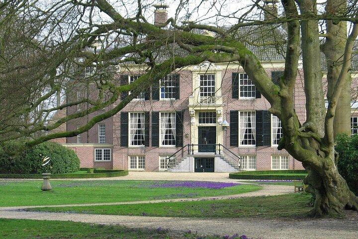 Historic Royal Tour exploring Palaces and Castles - Private tour