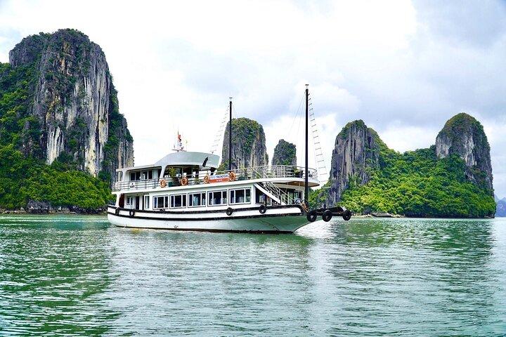 Ha Long Full Day Tour : Kayak,Cave,Swimming from Tuan Chau Island