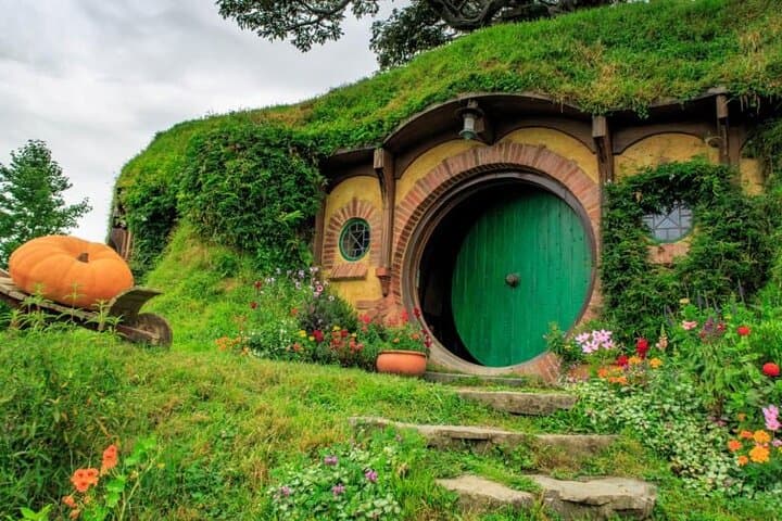 Hobbiton Movie Set Guided Tour & Blue Spring Day tour