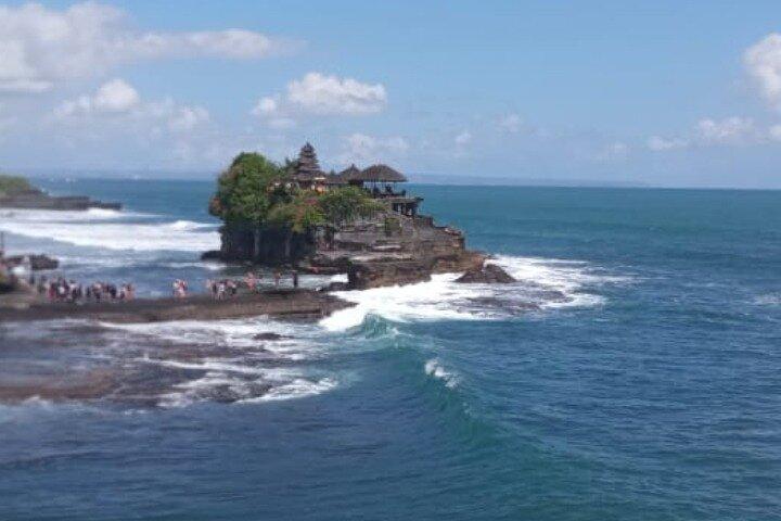 Half Day Tanah Lot Temple Private Guided Tour