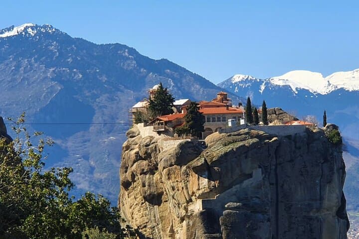 Delphi, Meteora and Thermopylae 2-Day Private Tour from Athens