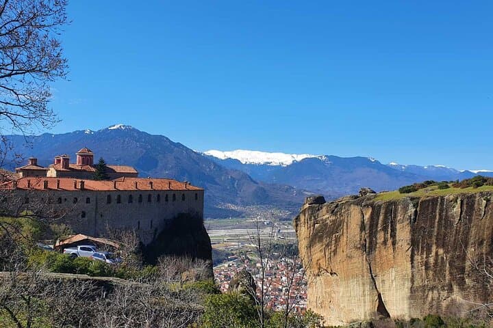 Delphi, Meteora and Thermopylae 2-Day Private Tour from Athens