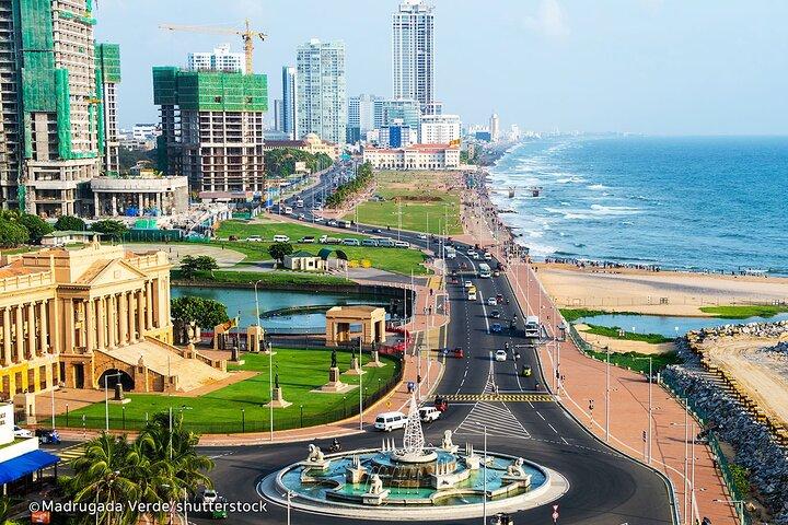 Colombo International Airport (CMB) to Colombo City Private Transfer