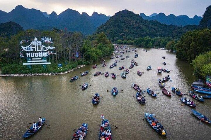 Full Day Tour to Perfume Pagoda with Traditional Boat Ride