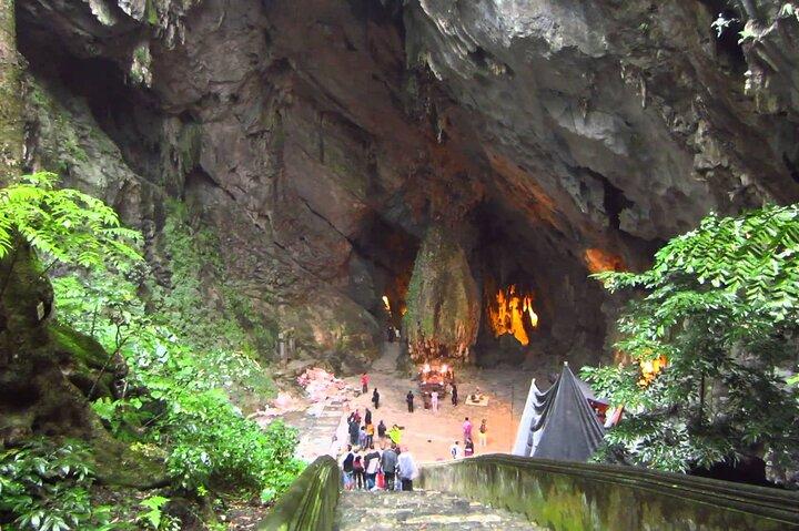 Full Day Tour to Perfume Pagoda with Traditional Boat Ride