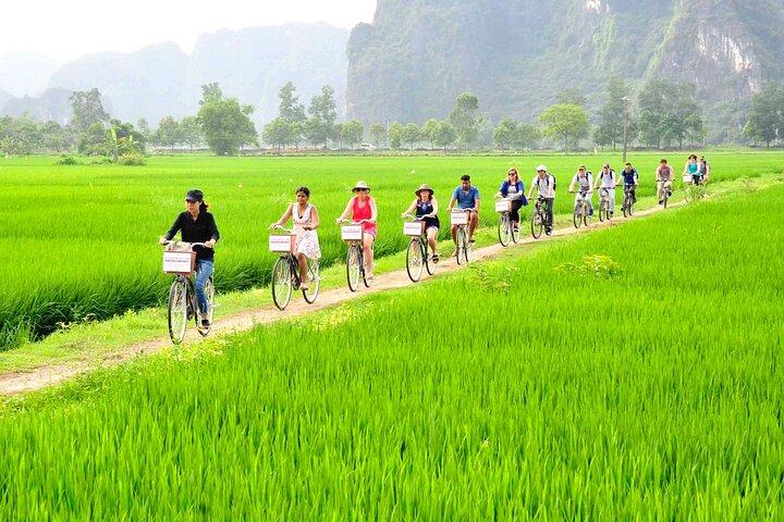 Ninh Binh full day-Hoa Lu temple & biking, Tam Coc boat trip, Dragon mountain