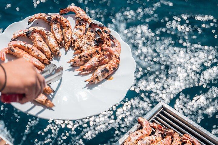 Majestic Catamaran Caldera Cruise with Snacks, Meal & Drinks