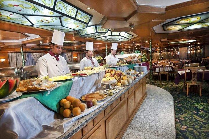 Dinner Cruise on the Nile River in Cairo with Entertainment
