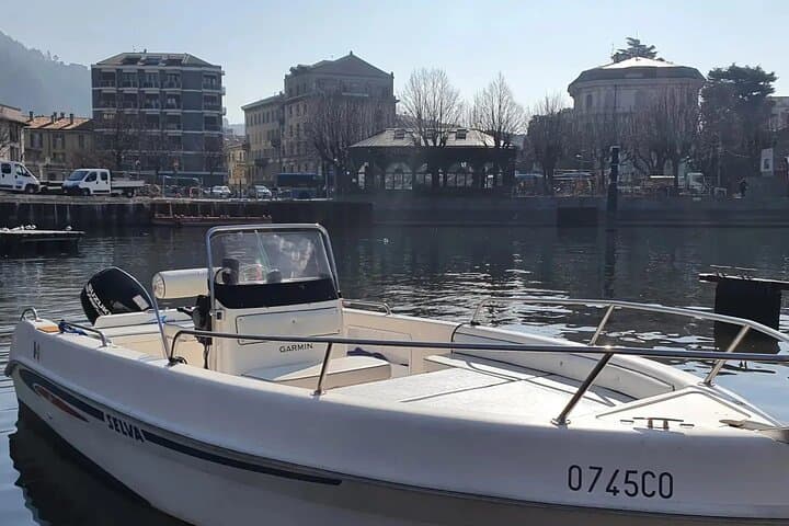 1 Hour Boat Rental Without License 40cv Engine on Lake Como