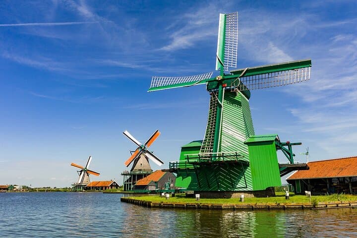 Zaanse Schans private tour Windmills 1/2 day in Jaguar S Type