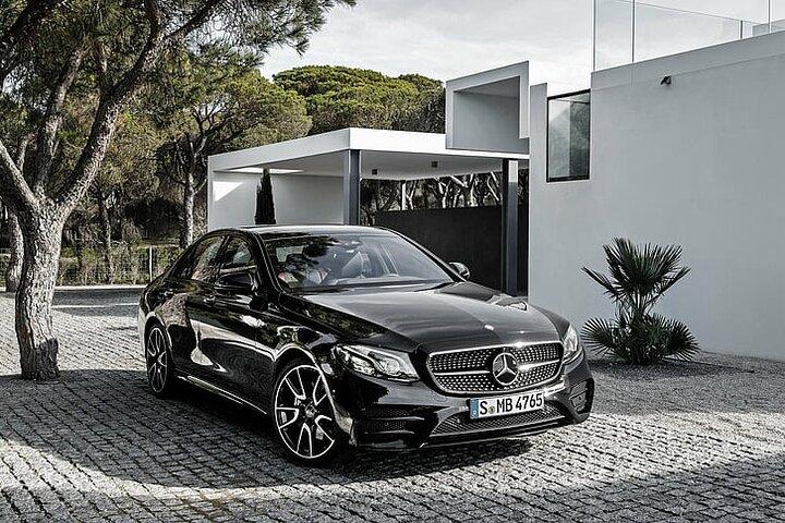 Paris City Departure Private Transfer to Paris Airport CDG by Car