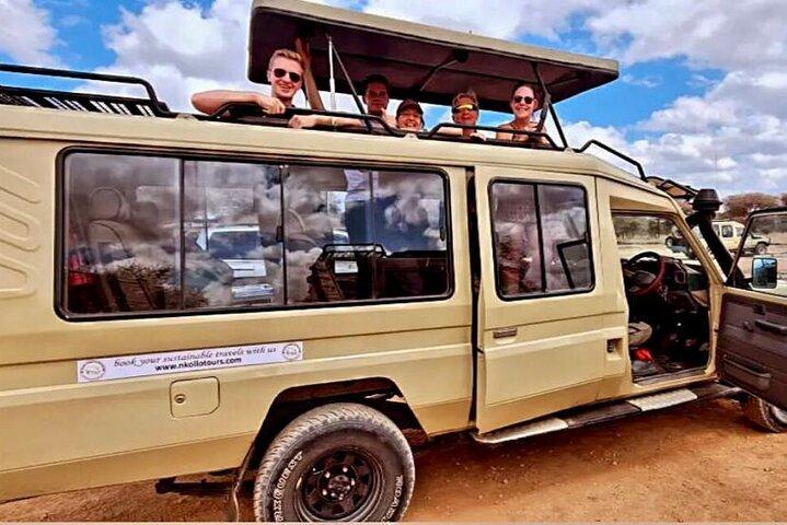 4-Day Tarangire, Serengeti &Ngorongoro Lodge Safari Tour