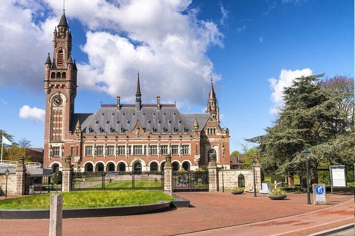 The Hague Scavenger Hunt & Highlights Self-Guided Walking Tour