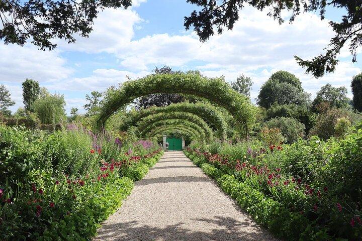 Audio-guided tour of Monet's house and gardens in Giverny