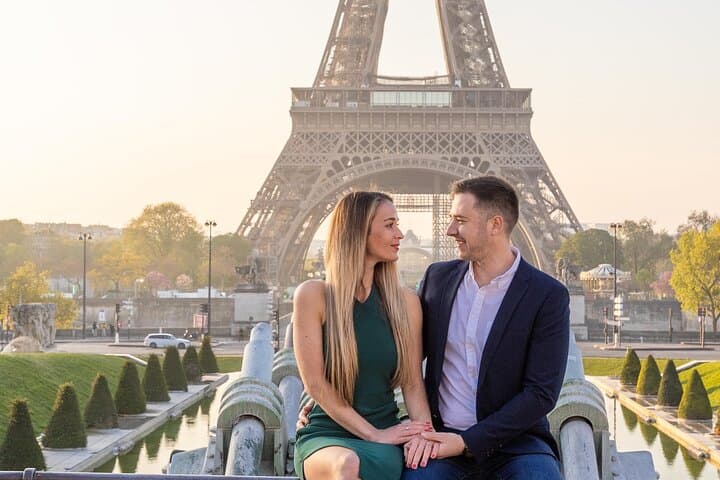 Private Guided Professional Photoshoot by the Eiffel Tower