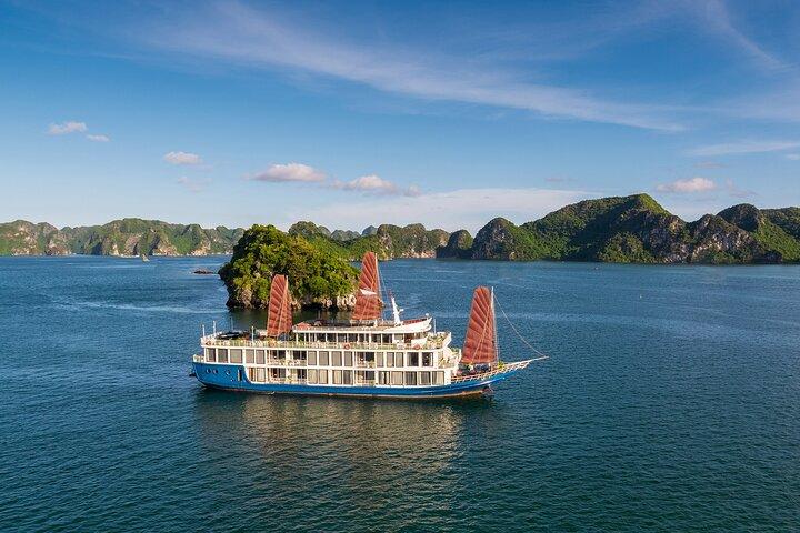 Verdure Lotus Classic Cruise in Halong Bay & Lan Ha Bay (2D1N)