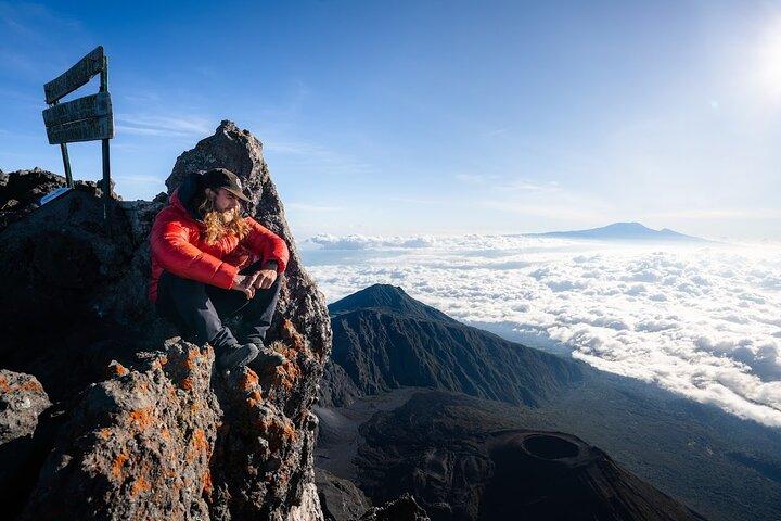 6-Day Mount Meru Climb through Momella Route Guided Tour