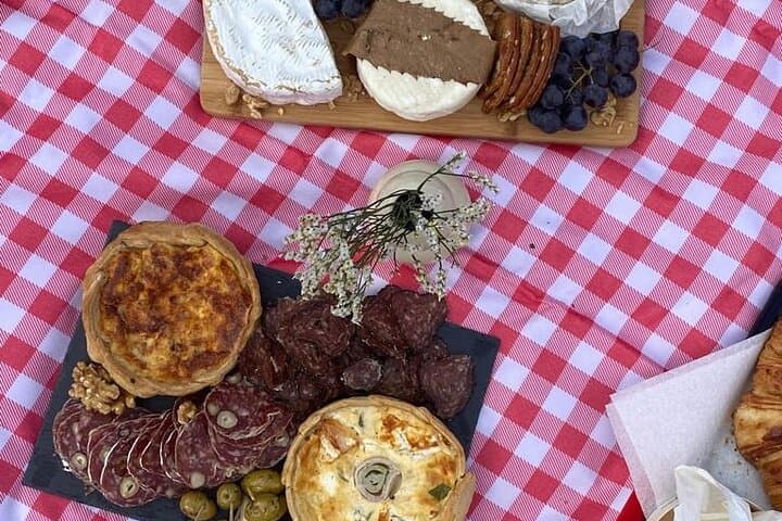 Parisian Picnic by the Eiffel Tower: a Tast of French Specials
