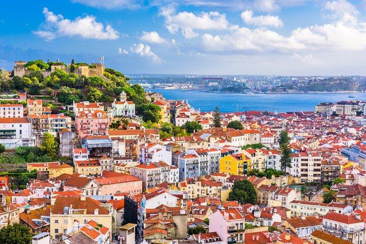 Lisbon Scavenger Hunt & Highlights Self-Guided Walking Tour