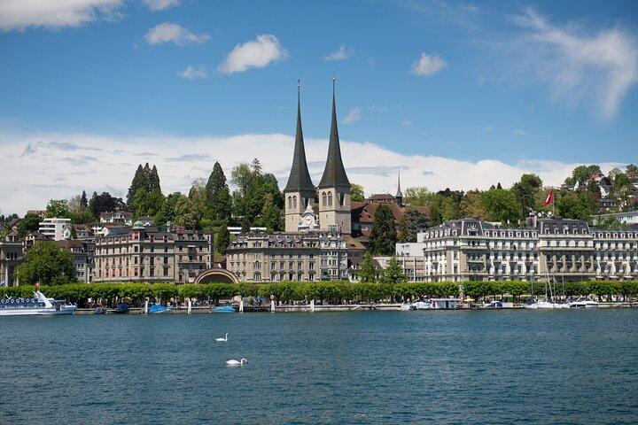 Lucerne Scavenger Hunt & Highlights Self-Guided Walking Tour