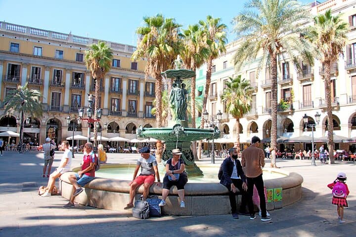 Barcelona's El Raval and the Gothic Quarter: A Self-Guided Audio Tour