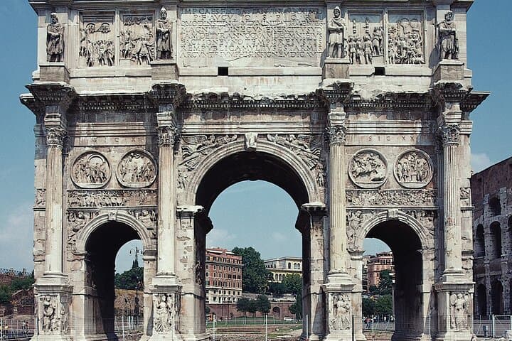 Gladiators Arena Tour with Colosseum First Level & Ancient Rome