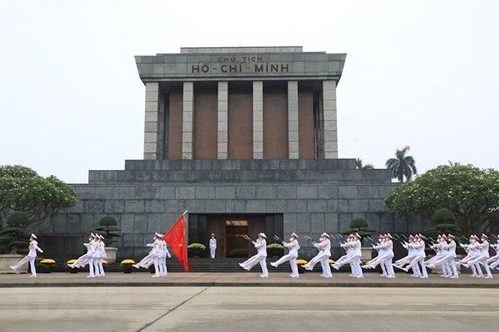 Small Group Half-day Hanoi City Tour with Train Street Visit (4h)