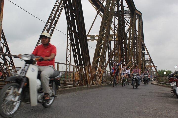 Half-Day Red River Handicraft Villages Bike Tour from Hanoi
