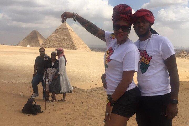 Giza Pyramids Private Layover Tour from airport and drop off at airport