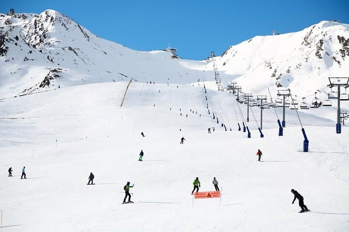 Exclusive transfers to/from Barcelona to Andorra with english driver