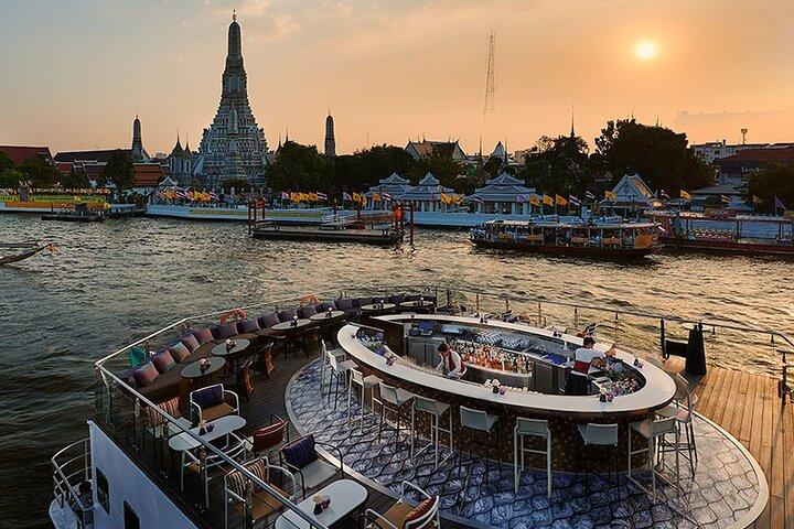 Saffron: A Luxurious Dinner Voyage on the River of Kings