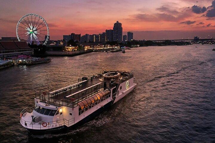Saffron: A Luxurious Dinner Voyage on the River of Kings