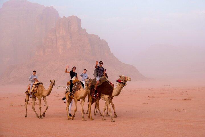 Wadi Rum Half-day Jeep Tour incl. sandboard, water & Bedouin tea