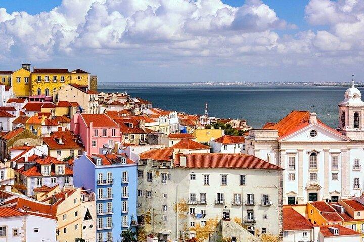 Unforgettable 3 Hours Lisbon City Tour with Tuk Tuk