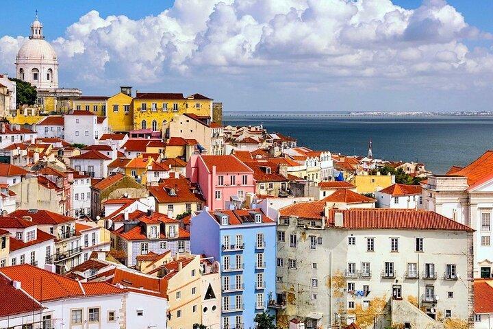 Unforgettable 3 Hours Lisbon City Tour with Tuk Tuk