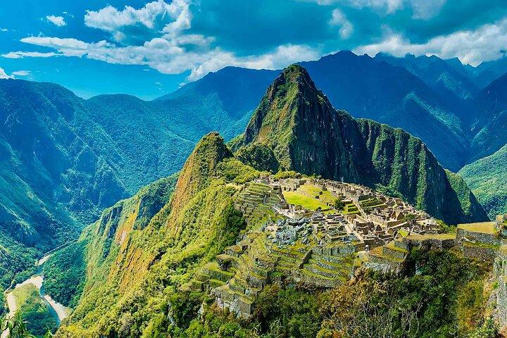 Machu Picchu Private Tour from Aguas Calientes (Tickets included)