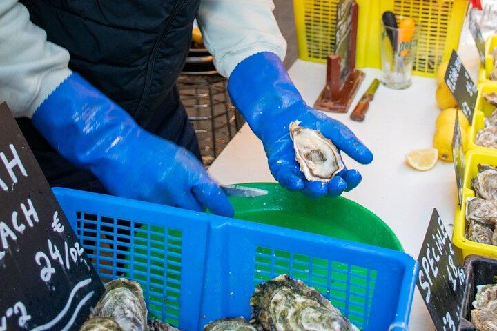 Paris Christmas Food Tour with a Local Guide, and Seasonal Treats