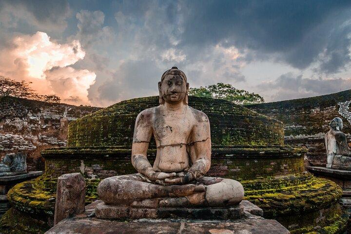 Private Polonnaruwa ancient city Guided tour From Colombo