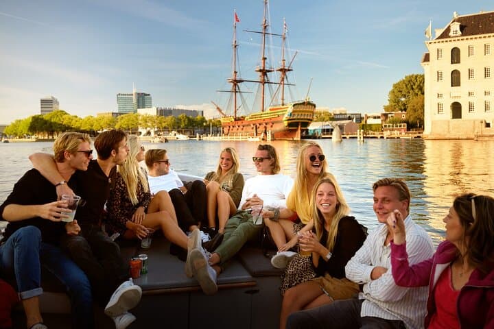 Amsterdam Private Boat Tour with Unlimited Drinks