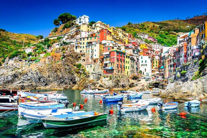 Cinque Terre from Milan Private Tour by Car, Ferry or Train