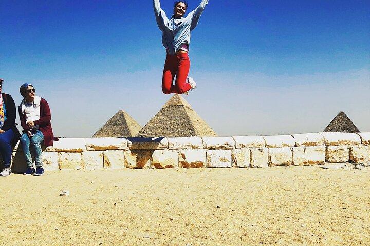 Privat tour: Pyramids and Sphinx , Saqqara ,memphise with Lunch