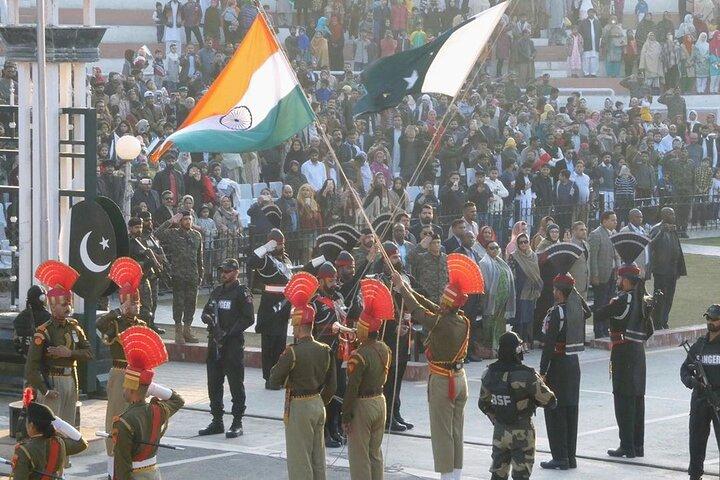 Amritsar 1 Day Tour: Golden Temple, Jalianwala Bagh, Wagah Border